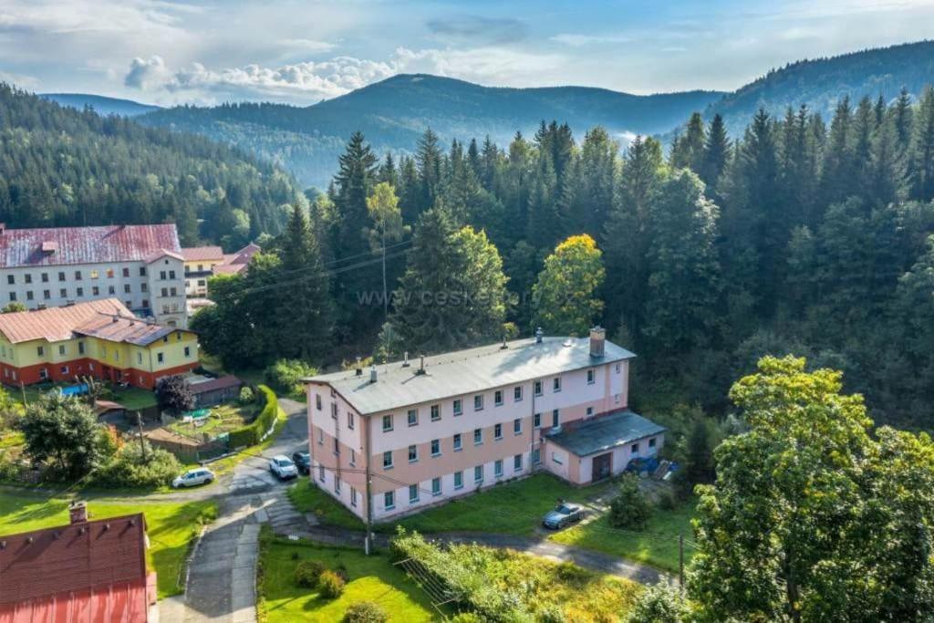Utulny Byt V Jizerskych Horach -Apartman Mili Korenov Exterior photo